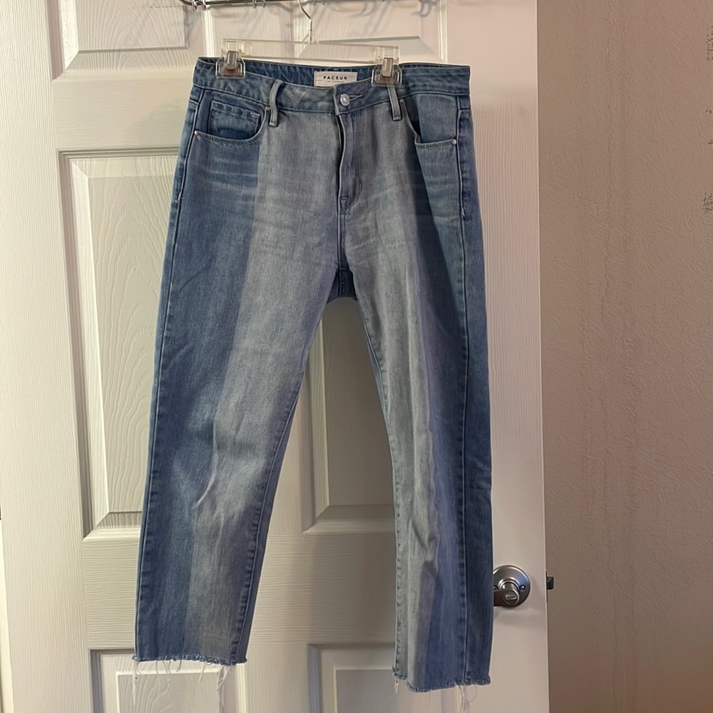 Super cute two toned skinny straight pacsun jeans!
